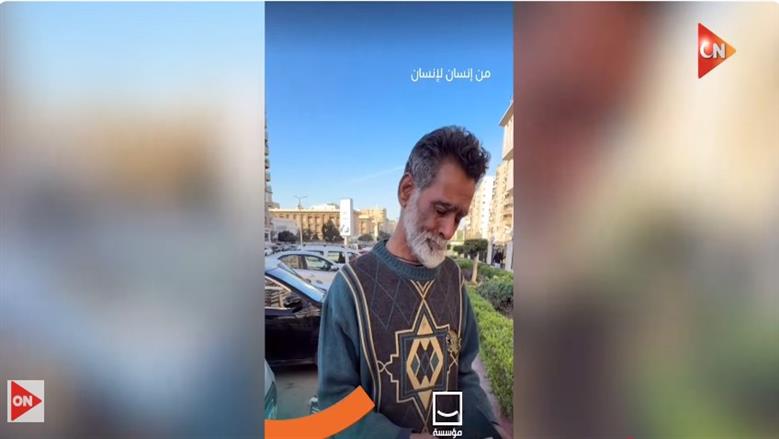  «حياة كريمة» تُهدي سمكري سيارات 20 ألف جنيه.. فرحة هسترية وبكاء (فيديو)
