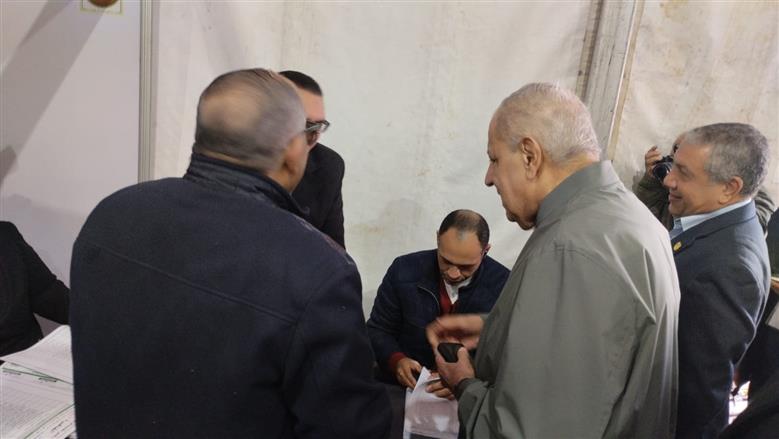 إبراهيم محلب يدلي بصوته في انتخابات التجديد النصفي لنقابة المهندسين