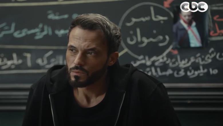 من مطاردات «زياد» لأزقة التاريخ.. كيف أعاد مسلسل فن الحرب اكتشاف سحر الدرب الأحمر؟