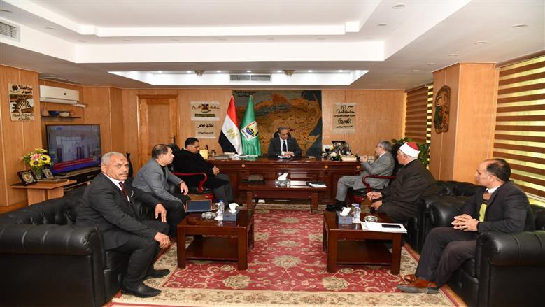 محافظ الفيوم ورئيس الأوقاف يبحثان عدة ملفات حيوية