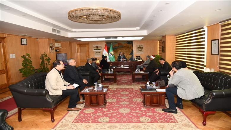 محافظ الفيوم ورئيس الأوقاف يبحثان عدة ملفات حيوية