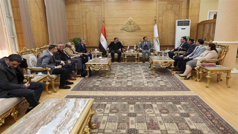 القابضة للمياه ورئيس مياه القليوبية ورئيس جامعة بنها يبحثون تعزيز التعاون في مجالات ترشيد استهلاك المياه والبحث العلمي وبناء القدرات البشرية