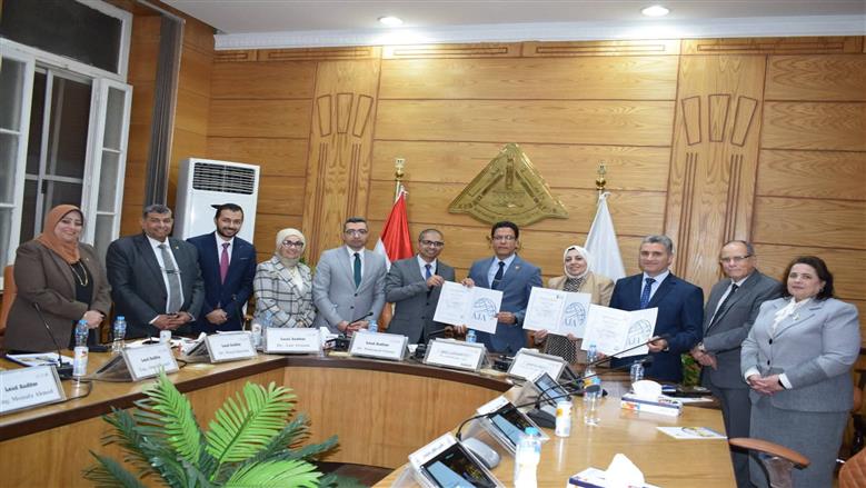 رئيس جامعة بنها: حريصون على تعزيز جودة الأداء المؤسسي بالجامعة