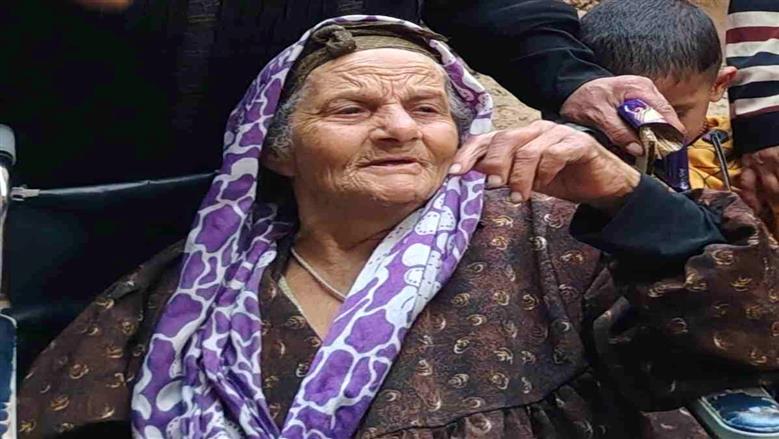 «طلّعوا بنتي أنا بحبها».. أول تعليق من المسنة التي اعتدت ابنتها عليها بالضرب في الشرقية