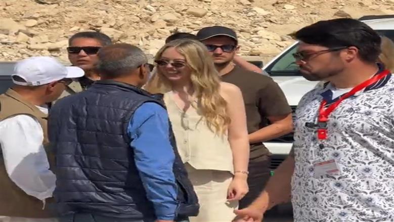 ألوان النقوش خطفت أنظار ابنة ترامب داخل مقبرة نفرتاري بالبر الغربي