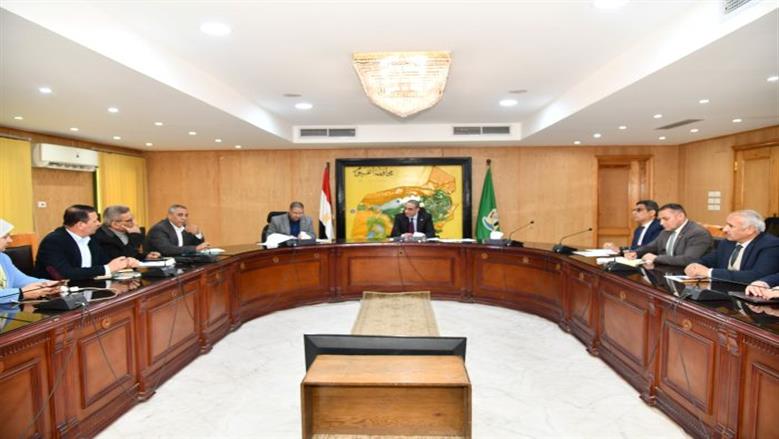 الأنصاري يشدد على سرعة إخلاء المنشآت الآيلة للسقوط الصادر بشأنها قرارات إزالة
