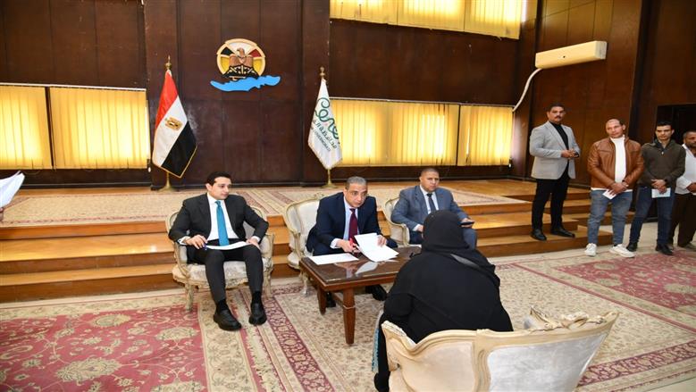 محافظ الفيوم يوجه بتوفير الرعاية الصحية والعلاج على نفقة الدولة للحالات المرضية