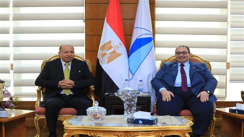 رئيسا جامعتي كفر الشيخ والمنصورة يبحثان تعزيز التعاون المشترك في المجالات الأكاديمية 