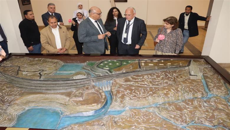 محافظ القليوبية يصطحب سفير السويد في جولة بحدائق ومتاحف القناطر الخيرية للترويج لمعالمها السياحية