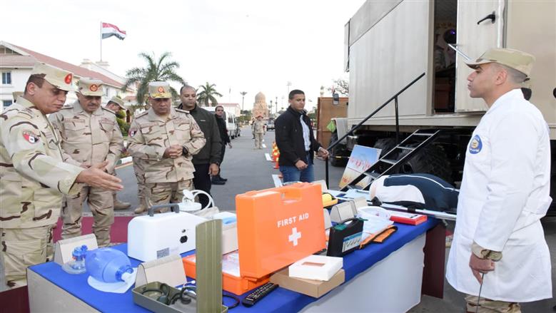 عاجل.. وزير الدفاع يتفقد الجاهزية القتالية للمنطقة المركزية العسكرية (صور وفيديو)