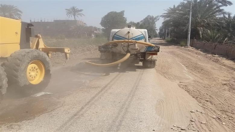 رئيس مدينة القرنة يتابع المواقف ومحطات الوقود وحملات النظافة