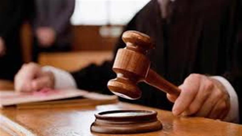 حكم قضائي يحسم جدل سقوط الحضانة عن الأم في حالة طلبها الخلع