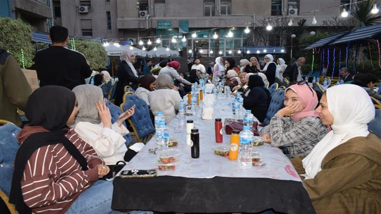 طب بشري بنها تنظم حفل الإفطار الجماعي للطلاب والأساتذة وسط أجواء رمضانية 