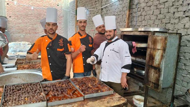 أكبر مائدة رحمن بالبداري في أسيوط تجمع الآلاف سنويًا في أجواء من التكافل والمحبة  