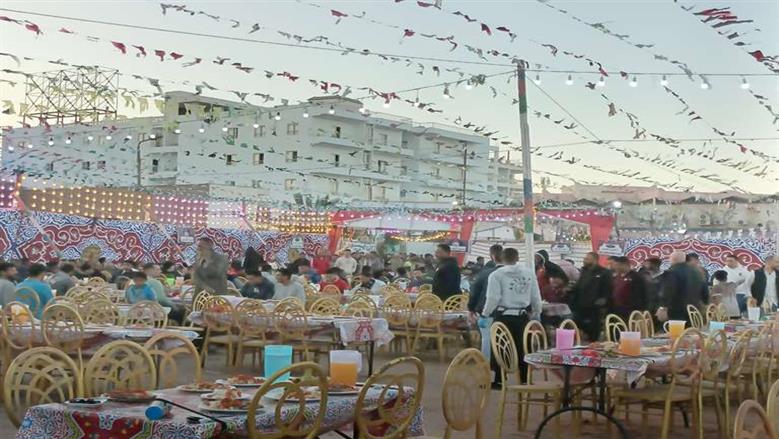 تسع 3500 فرد بـ«منيو سياحي».. قبطي يُجهز أكبر مائدة إفطار لأشقائه المسلمين بالغردقة