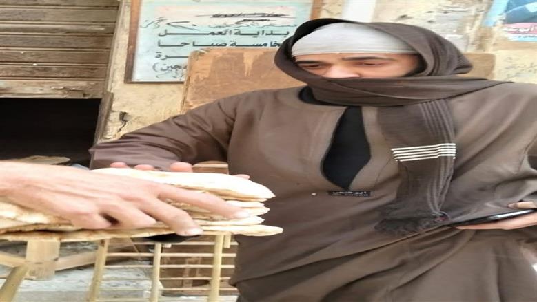 في زي مسن والآخر بالشال والجلباب البلدي .. حملات تفتيش تنكرية من التموين لضبط الأسواق تنفيذا لتوجيهات الرئيس