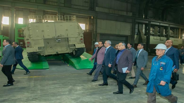 وزير الدولة للإنتاج الحربي يتابع إنتاج منظومة الهاوتزر (K9A1EGY)