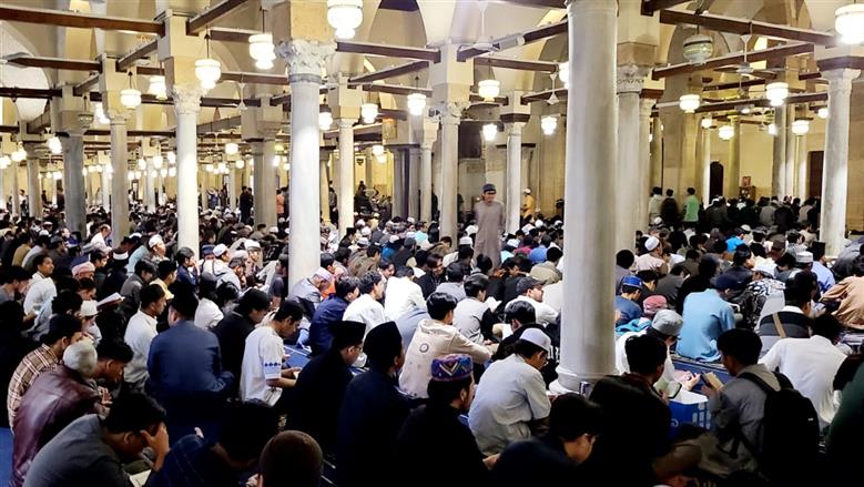 تكبير وتكافل وصلة رحم.. ماذا يقال في خطبة عيد الفطر؟