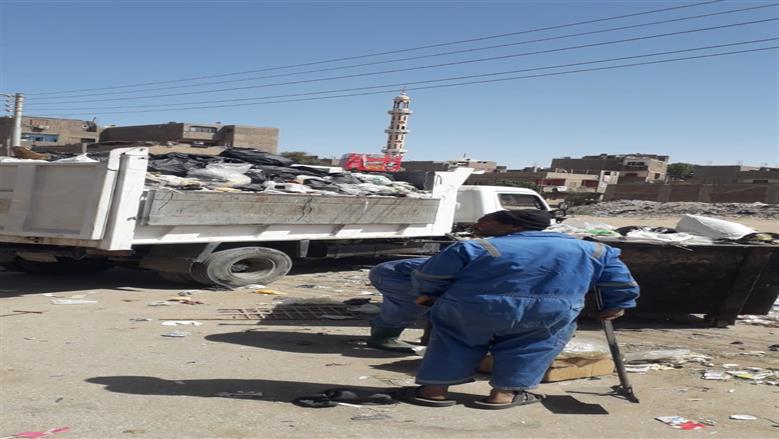 رفع 243 طن مخلفات في قنا ونجع حمادي وقفط ضمن حملات نظافة مكثفة