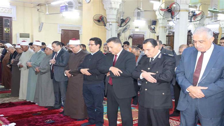محافظ القليوبية : تحسين مستوى الخدمات المقدمة للمواطنين وتحقيق رضاهم