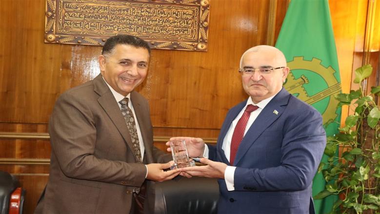 محافظ القليوبية يستقبل سفير أذربيجان لتعزيز التعاون الصناعي والتعليم وتوسيع قاعدة العلاقات