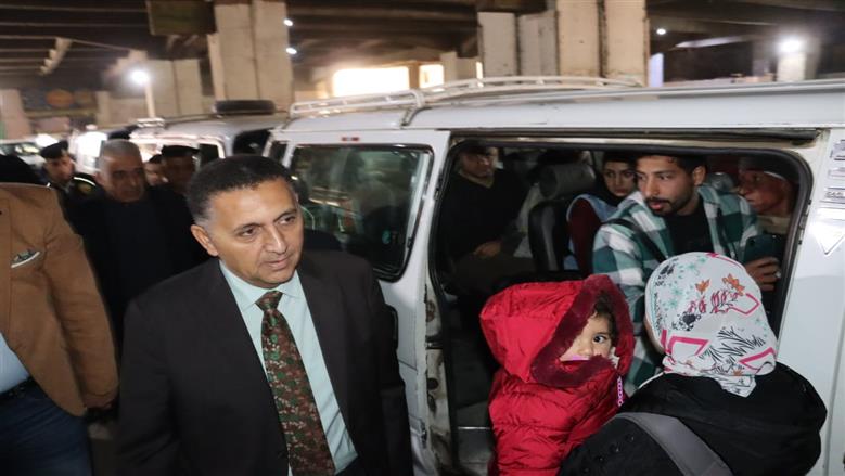 محافظ القليوبية يُجري جولة بموقف بنها العمومي لمتابعة الالتزام بتعريفة الركوب الجديدة