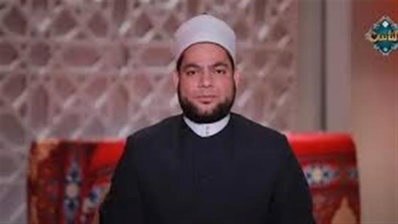 إمام جامع عمرو بن العاص: تعامل النبي مع أسرته نموذج في الرحمة والحكمة