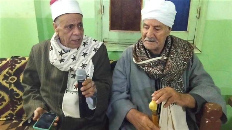 مائدة تجمع 17 عائلة.. 