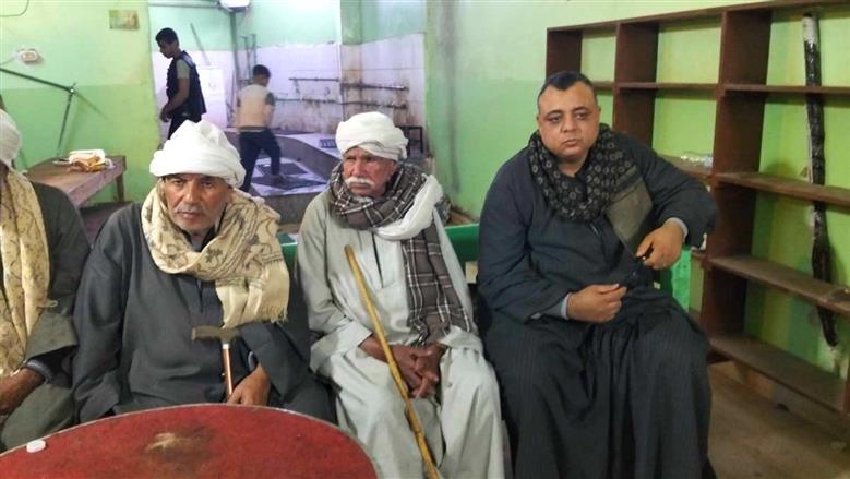 مائدة تجمع 17 عائلة.. 