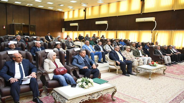 استعداداً لهيد الفطر المبارك.. محافظ الفيوم يوجه برفع درجة التأهب القصوى