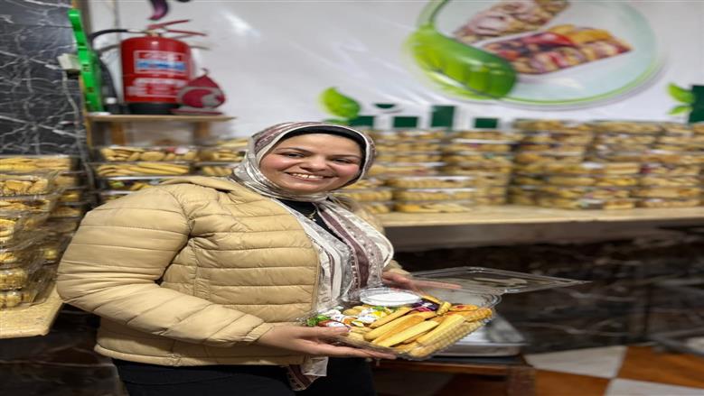 سيدات الفيوم فى مهمة «كحك وبسكوت» للأسر الأولى بالرعاية