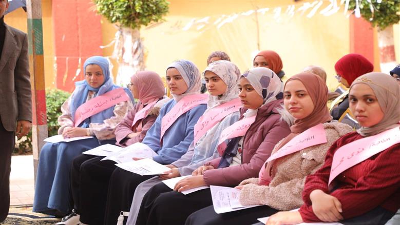 تكريم حافظات القرآن الكريم.. ومحافظ دمياط يشيد بتفوق طالبات مدارس السرو التعليمية