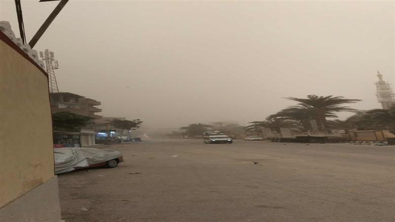 نشاط للرياح وعاصفة ترابية تضرب أسيوط بشكل مفاجئ