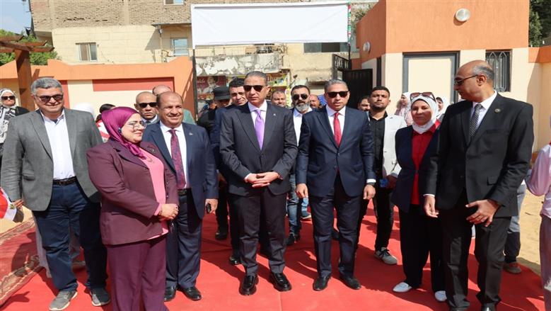 محافظ الجيزة يفتتح مدرستي لغات بإجمالي 144 فصلا دراسيا في الطالبية