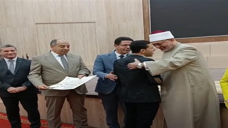 مفتي الجمهورية ورئيس جامعة بنها يشهدان احتفالية تكريم الفائزين فى مسابقة قرآن تتلوه الملائكة بالتعاون مع هيئة الشبان والمحافظة
