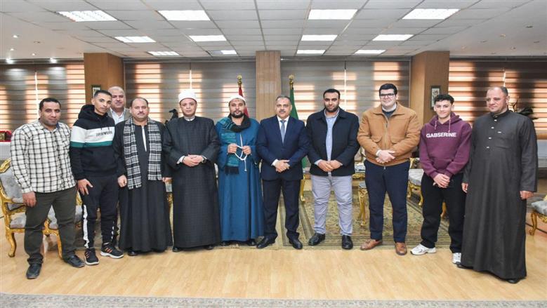 محافظ الشرقية يُكرّم حفظة كتاب الله المشاركين في برنامج