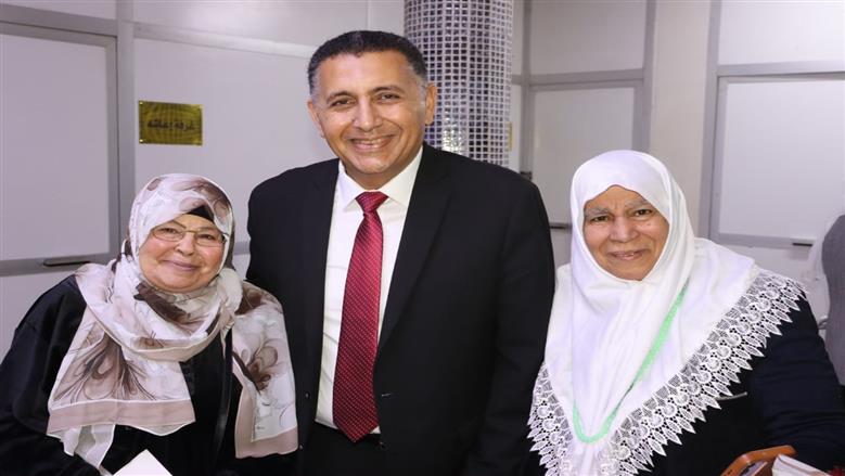 محافظ القليوبية يشارك فتيات