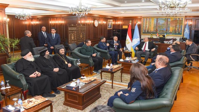 محافظ الإسكندرية يستقبل وفودا من «النواب» و«الشيوخ» والكنائس 