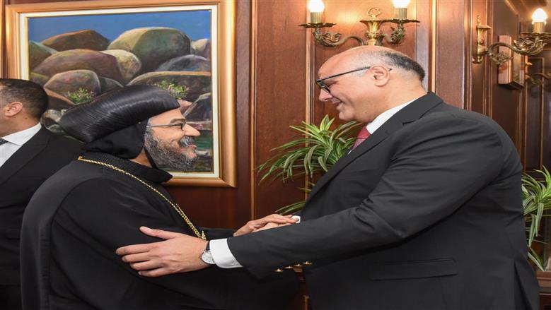 وفد لتهنئة محافظ الإسكندرية