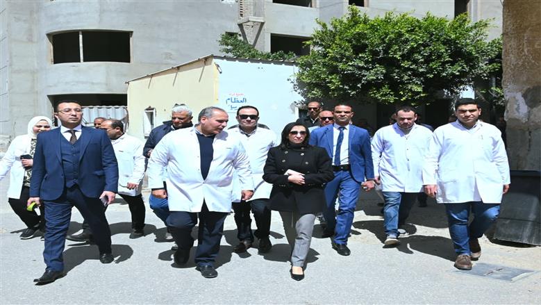 جولة محافظ البحيرة في المعهد الطبي بدمنهور 