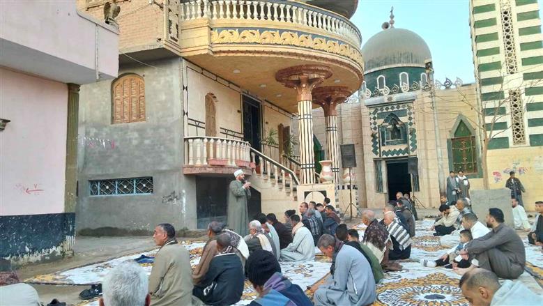 فرحة ممزوجة بالإيمان.. تكبيرات عيد الفطر بساحة النواصر في بداري أسيوط (صور)