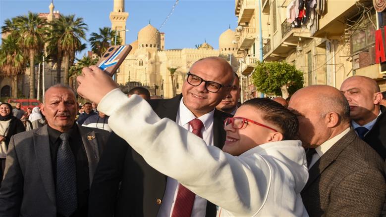محافظ الإسكندرية في جولة عيد الفطر 