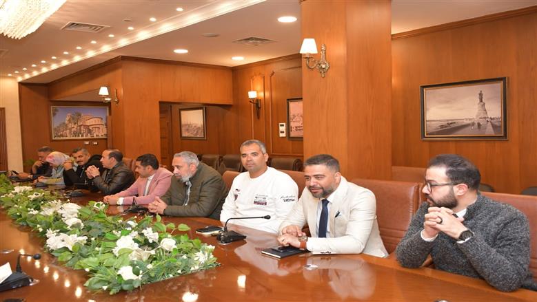 اجتماع محافظ بورسعيد في عيد الفطر المبارك