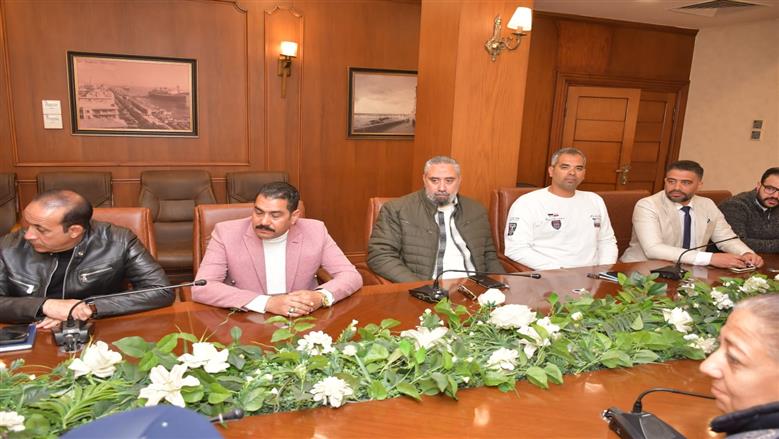 اجتماع محافظ بورسعيد في عيد الفطر المبارك