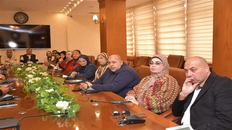 اجتماع محافظ بورسعيد في عيد الفطر المبارك