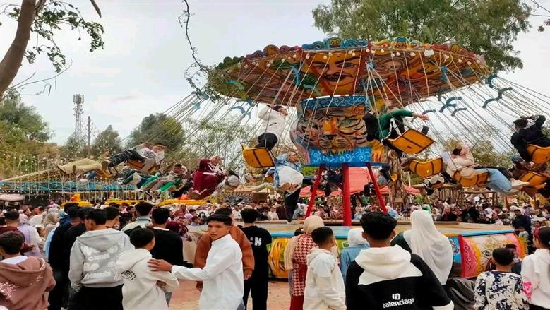 هيلا هيلا.. فى القناطر كرنفال شعبى فى حدائق الشرق.. والمتعة للجميع