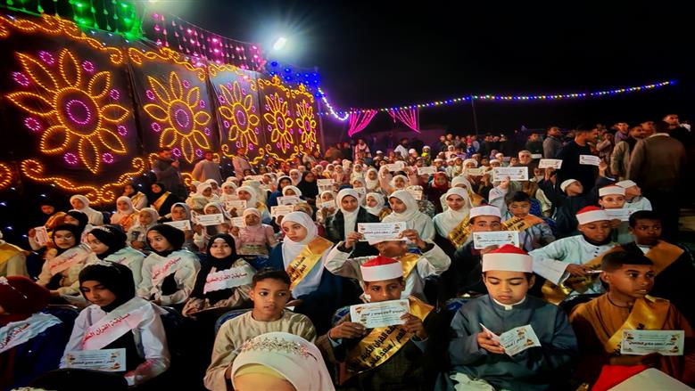 حفل لتكريم 200 طفل من حفظة القرآن الكريم بقرية بني خالد في سوهاج (صور)