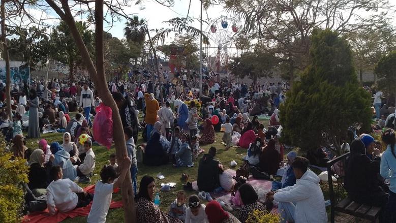 حدائق القناطر الخيرية كاملة العدد في رابع يوم عيد ورفع 30 ألف طن قمامة بمساعدة الزائرين