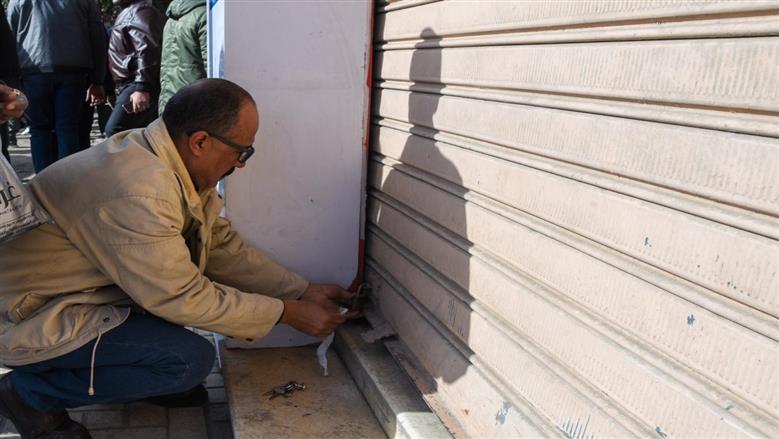 محافظ الإسكندرية في جولة على المقاهي