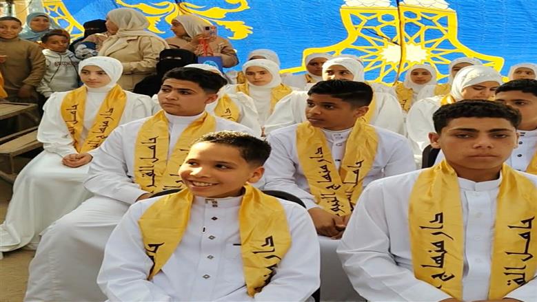 بحضور محمد كامل الفائز في دولة التلاوة.. تكريم حفظة القرآن الكريم بقريته في الشرقية